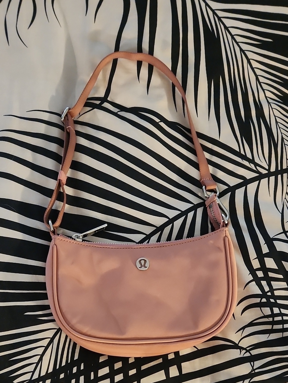 City Essentials Mini Shoulder Bag 1L